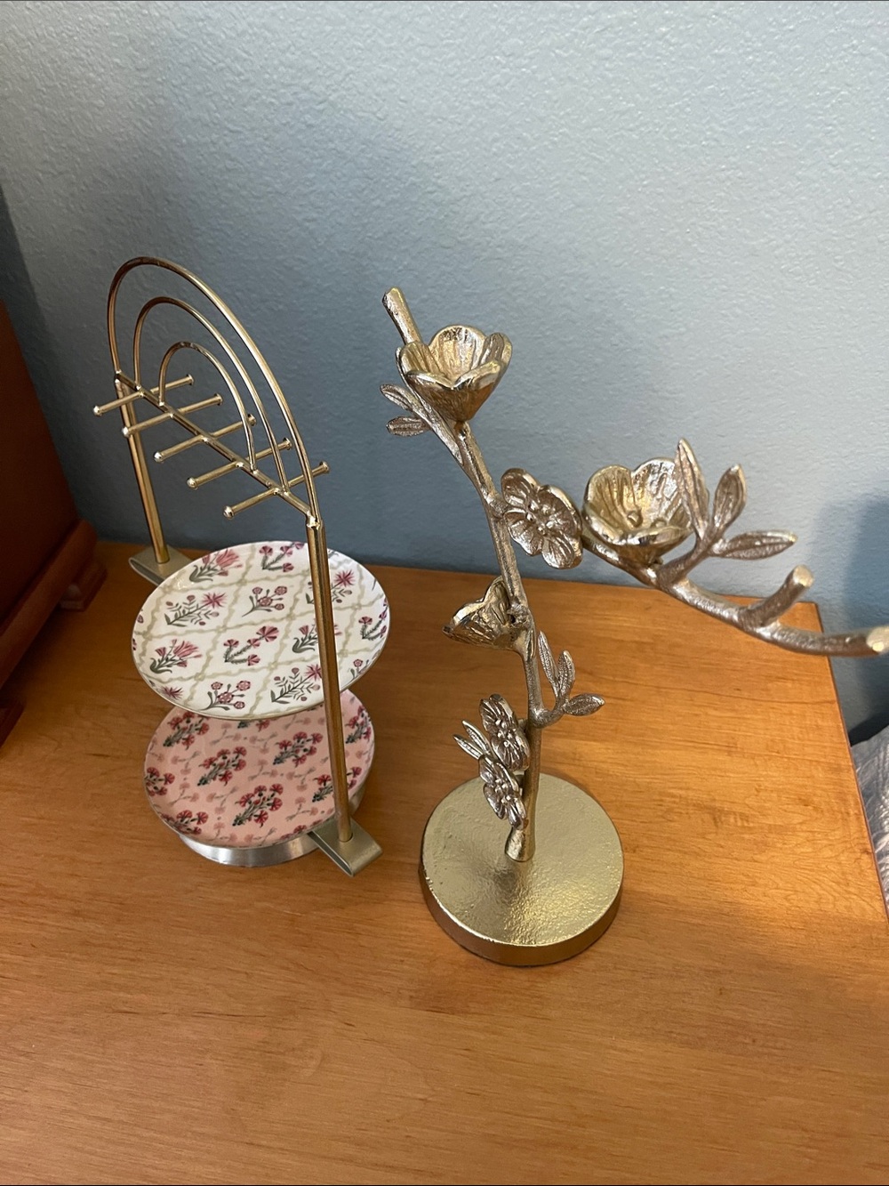 Two Jewelry Stands - Picture 5 of 7